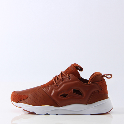 フューリーライト LUX Reebok CLASSIC