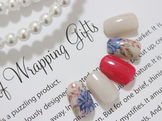  秋色ボタニカルネイル