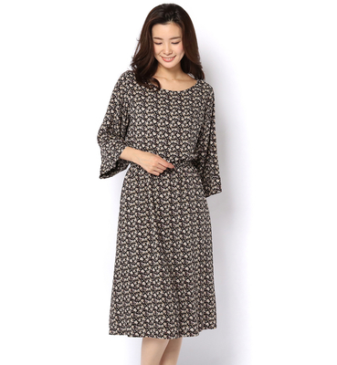 花柄ワンピース