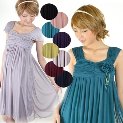 コサージュ付きシャーリングパーティードレス