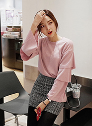 ティアードラッフルスリーブラウンドネックTシャツ