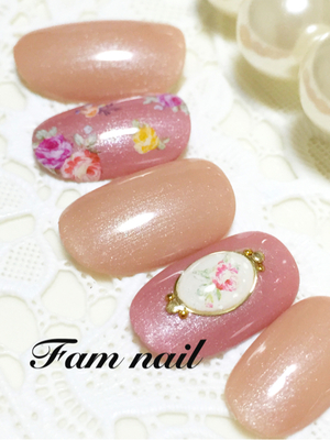 フラワーブローチネイル