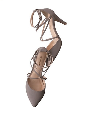 Apuweiser-riche(アプワイザーリッシェ)レースアップパンプス