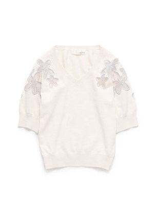 肩刺繍ニットプルオーバー