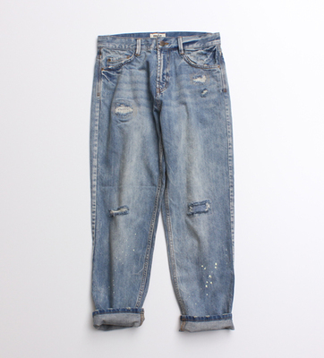 ステッチワーク　ダメージデニムパンツ