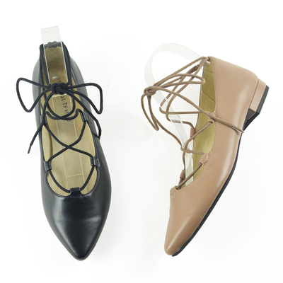 編み上げパンプス