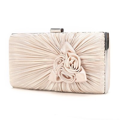 プリーツサテンお花モチーフ付きパーティークラッチバッグ