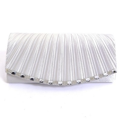 ラインストーンとサテンプリーツのパーティークラッチバッグ