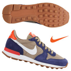 NIKE internationalist
