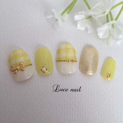 春色 チェックネイル