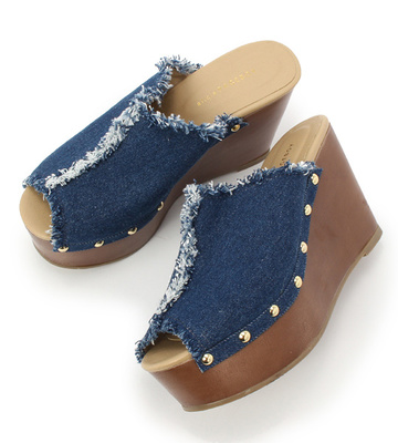 ウェッジサンダル