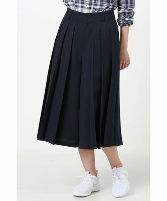 プリーツフレアパンツ。