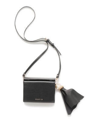 FRAY I.D (フレイアイディー) パールチャームクラッチ