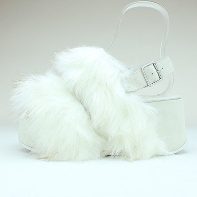 厚底ファーサンダル