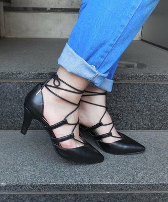 Fin レースアップパンプス