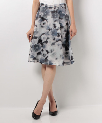 ぼかしフラワープリントスカート