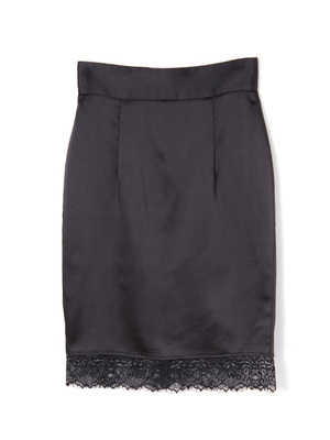 サテンタイトスカート