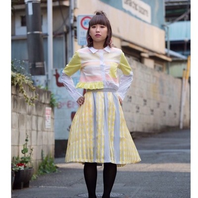 小花柄ふんわりシルエットのシャツ