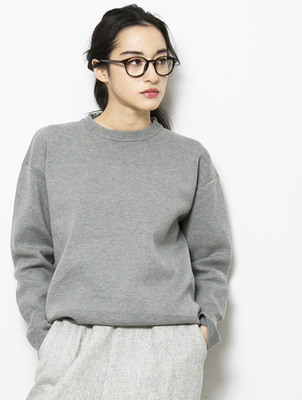 Simple knit pullover