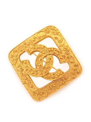 90s CHANEL brooch