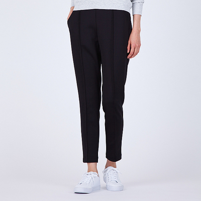 GU スリムテーパードパンツ