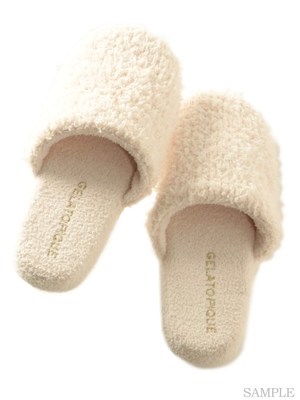 moco moco’ジェラート’刺繍ルームシューズ