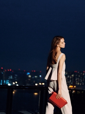 後ろペプラムオールインワン