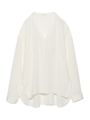 【emmi atelier】Vネックプルオーバーブラウス