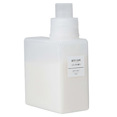 薬用入浴剤・ミルクの香り　（新）５００ｇ