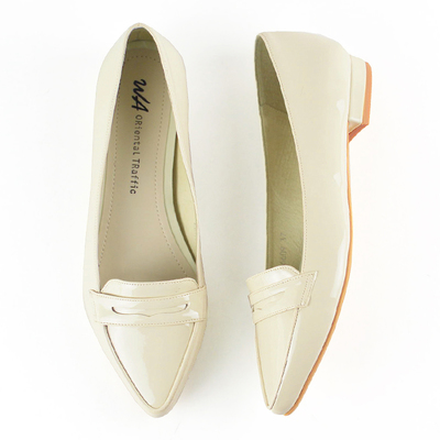 ポインテッドローファー