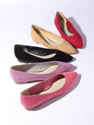 フラットパンプス