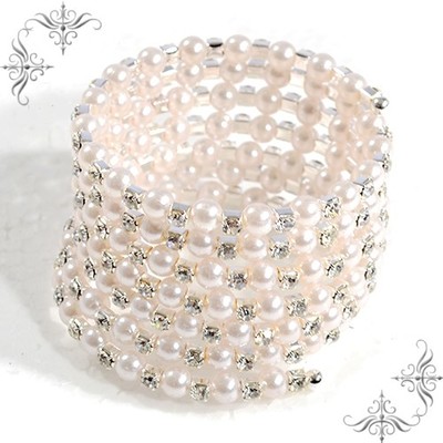 パール＆中ビジュー7連スパイラルブレスレット