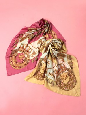 チェーン柄シルクスカーフ	チェーン柄シルクスカーフ