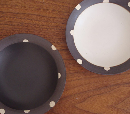 ブラウンベルト　お皿(水玉)