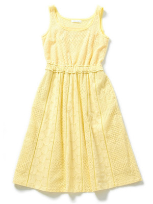 アイレットレースワンピース