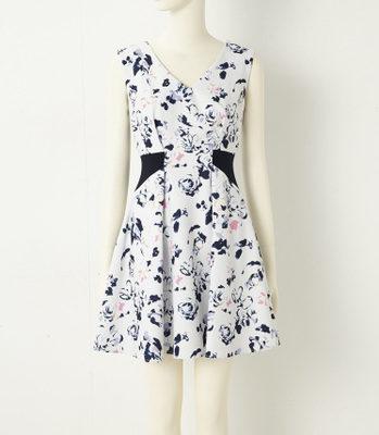 ペイントローズタイトフレアOP