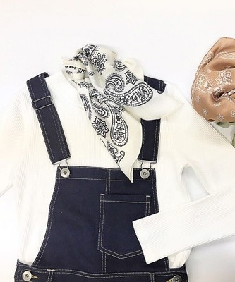 バンダナ柄スカーフ