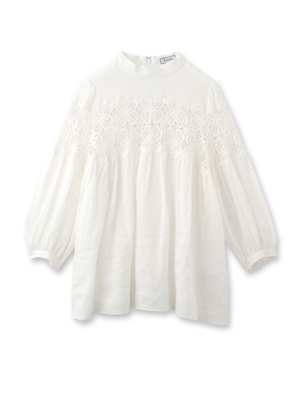 anatelier (アナトリエ)  フラワーレースリネンブラウス  18,360円(税込)