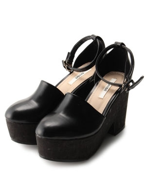 アンクルストラップシューズ