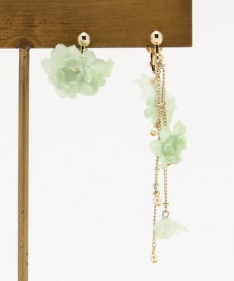 m.soeur 丸かすみ草のイヤリング