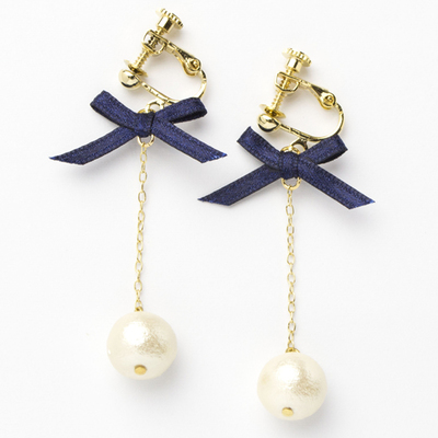 サテンリボンコットンパールチェーンイヤリング