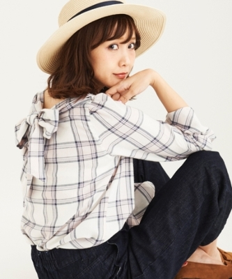 胸リボンブラウス