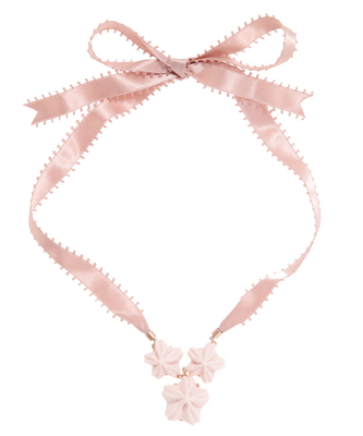 サクサクサクラリボンネックレス