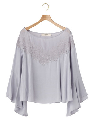 レース刺繍レーヨンベルスリーブブラウス