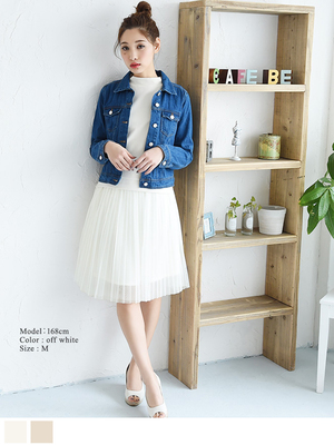 上品な大人女子。チュールミモレ丈プリーツスカート