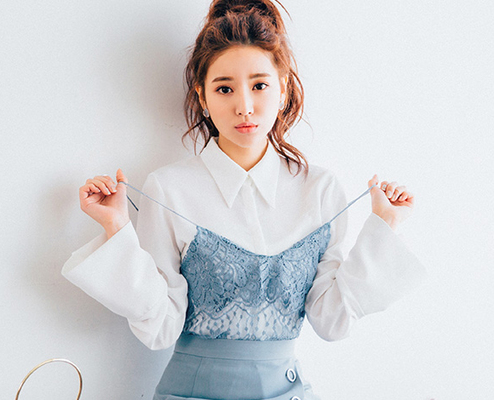 パールボタンビッグカフスブラウス 