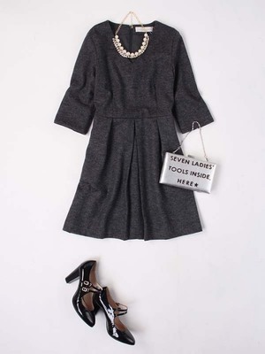 圧縮Vネックタックワンピース