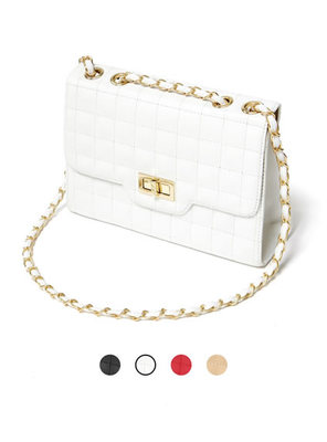 キルティングチェーンバッグ