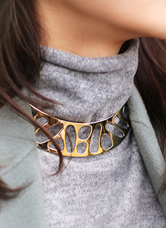 ユニークメタルチョーカー