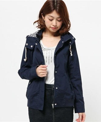 無地マウンテンパーカー